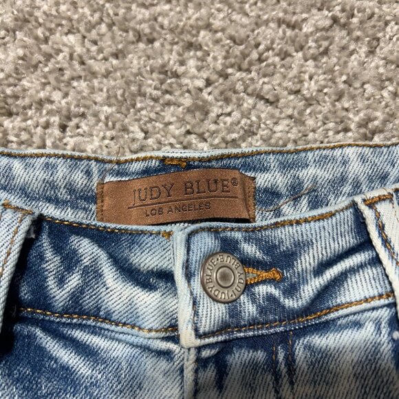 Judy Blue Womens M Distressed Light Wash Denim High-Waisted Shorts Raw Hem - Picture 8 of 10